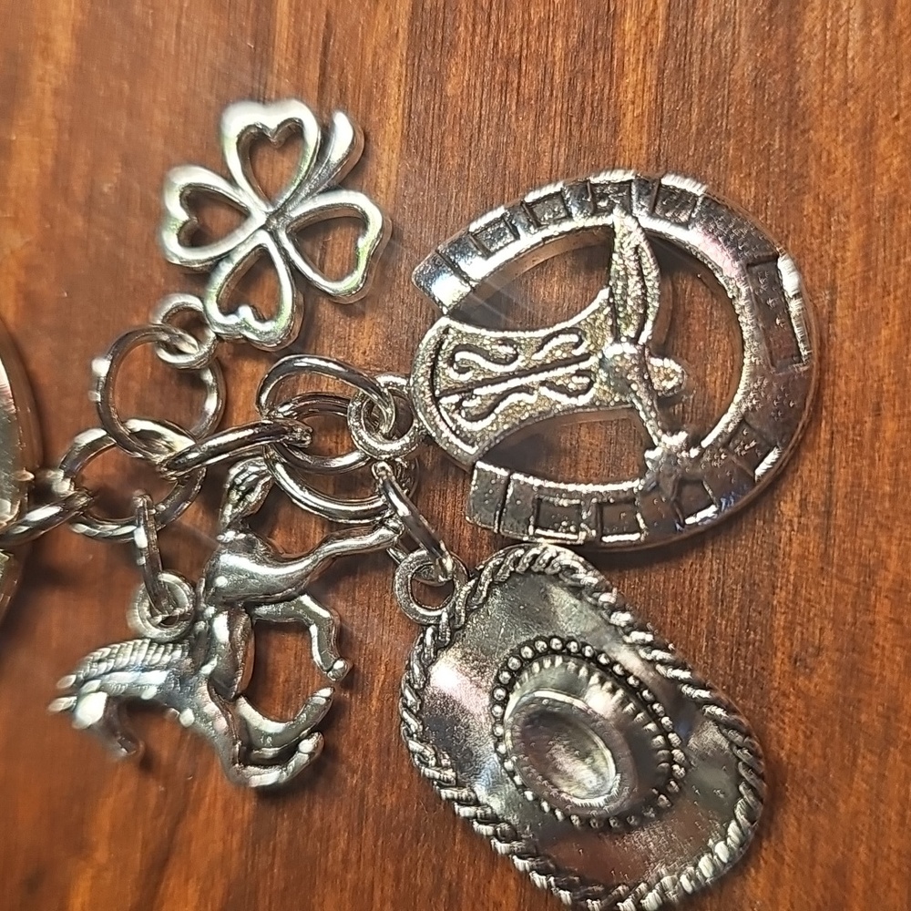 Silver Charm Keychain with Horse and Horseshoe - Picture 2 of 3